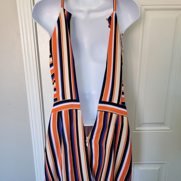 NWT Bebe Striped Halter Romper V Neck Gold Metal Trim Back Zip Size Small - Picture 6 of 15